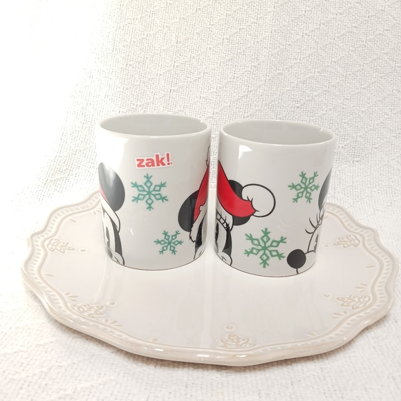 NWOT Disney Mickey and Minnie Mouse Ceramic Christmas Mug Set - Picture 4 of 6